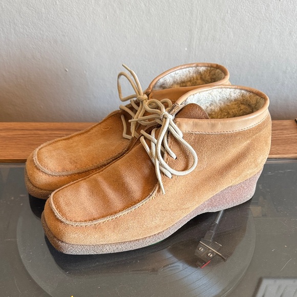 Vintage Shoes - Vintage 70s Desert Chukka Suede Sherpa Lines Boots